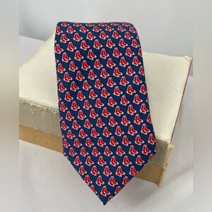 Vineyard Vines MLB Boston Red Sox Logo Pattern Silk Baseball Fan Fun Necktie